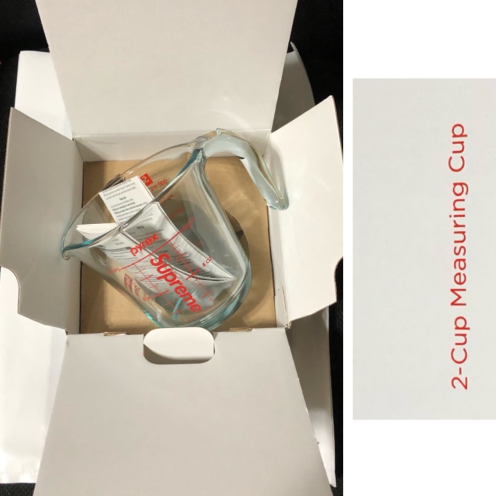 ๐ Supreme/ Pyrex Measuring Cup - Picture 2 of 4